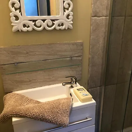 Holiday home Le Petit Relais Du Canal Trebes